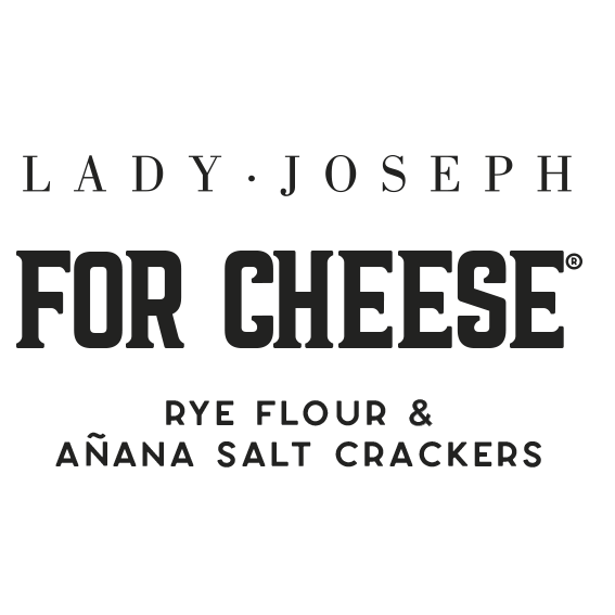 Crackers con harina de centeno y sal de Añana. Rye flour and Añana Salt Crackers.