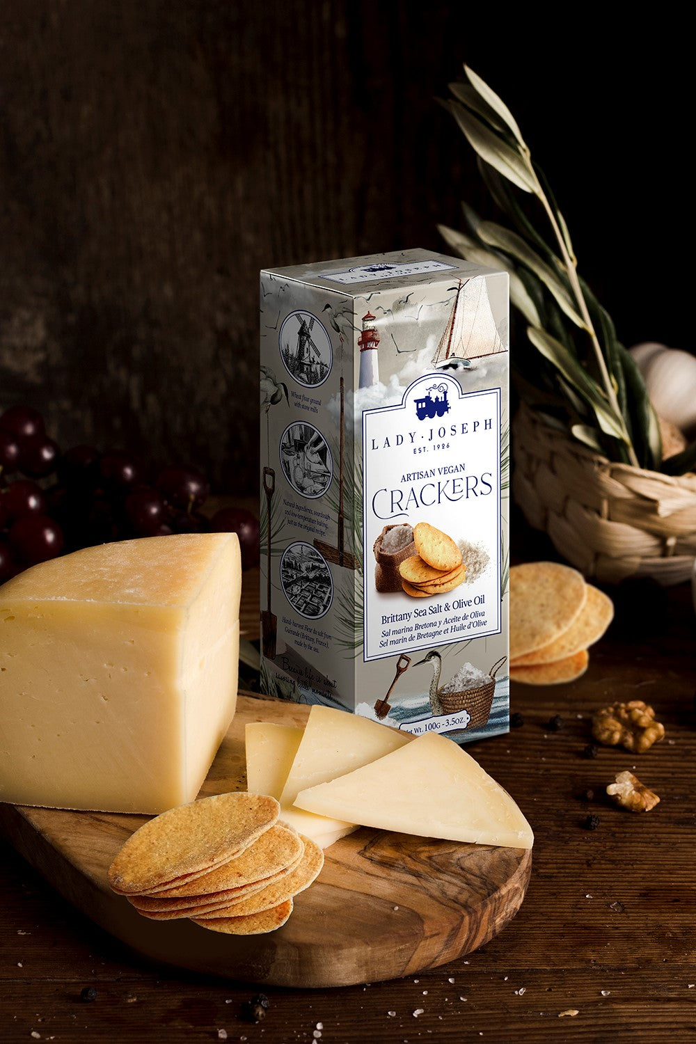 Crackers végétaliens artisanaux au sel marin de Guérande (France) et à l'huile d'olive.